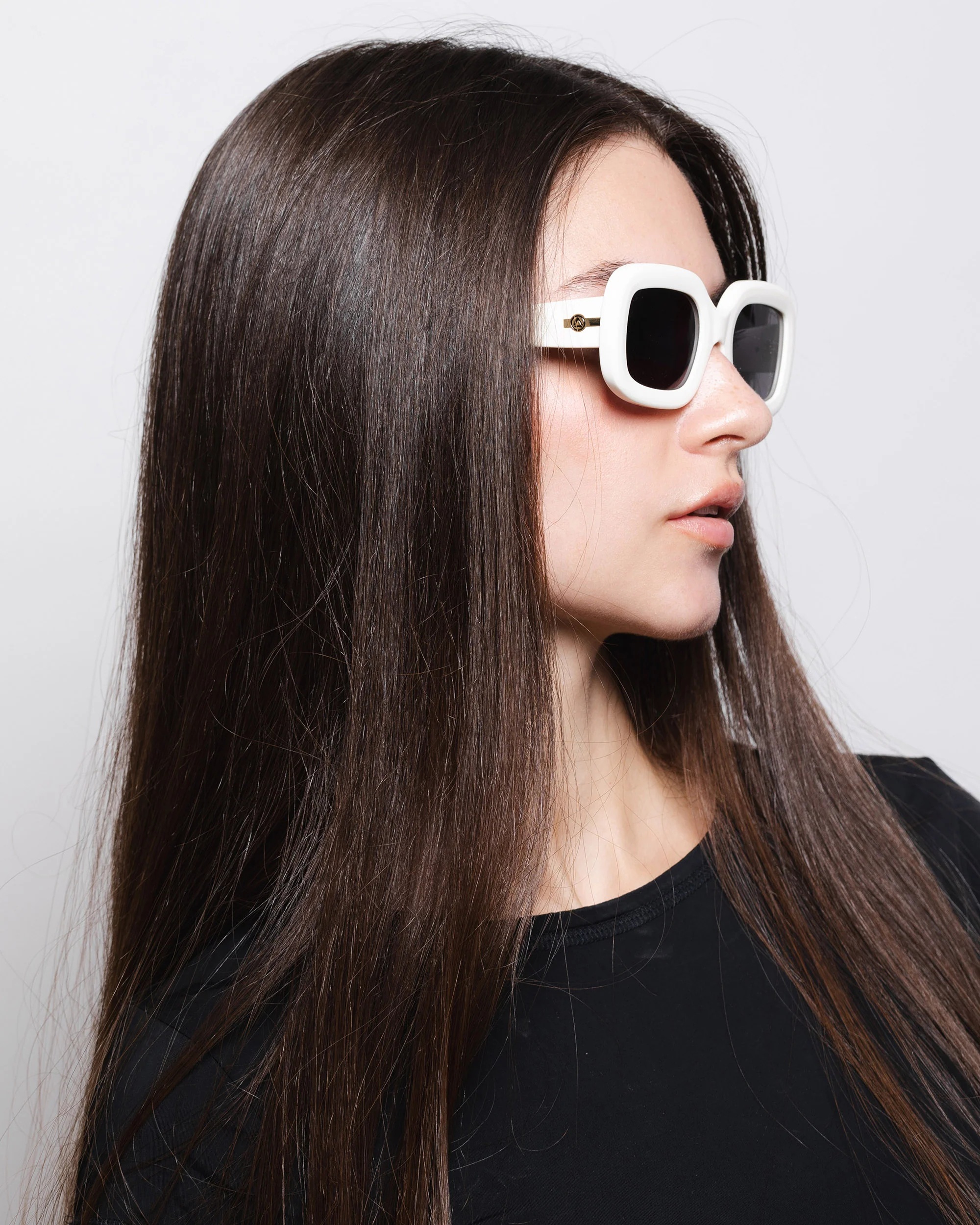 Pearl White / Black - Image 8